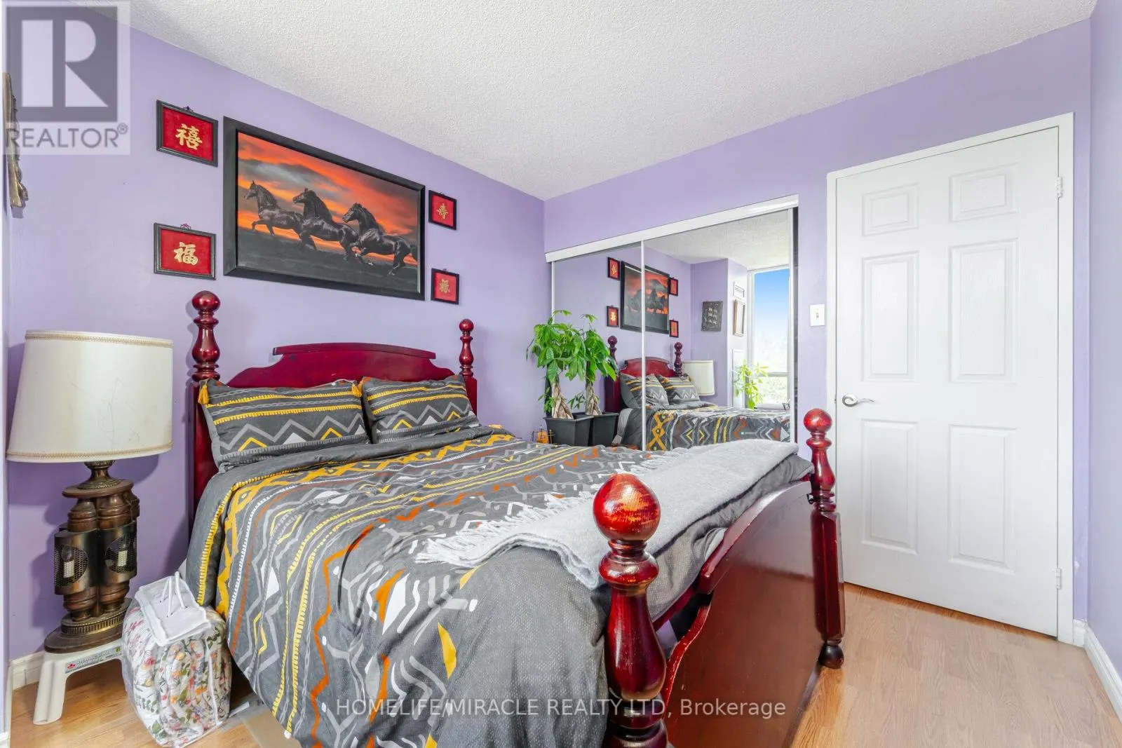 401 - 26 HANOVER ROAD
