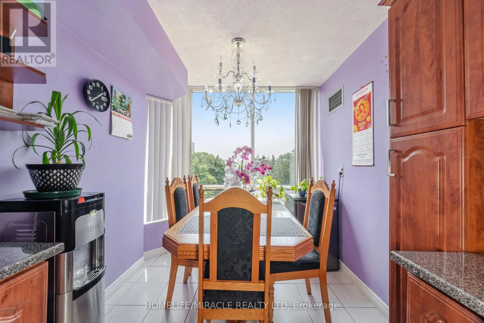 401 - 26 HANOVER ROAD