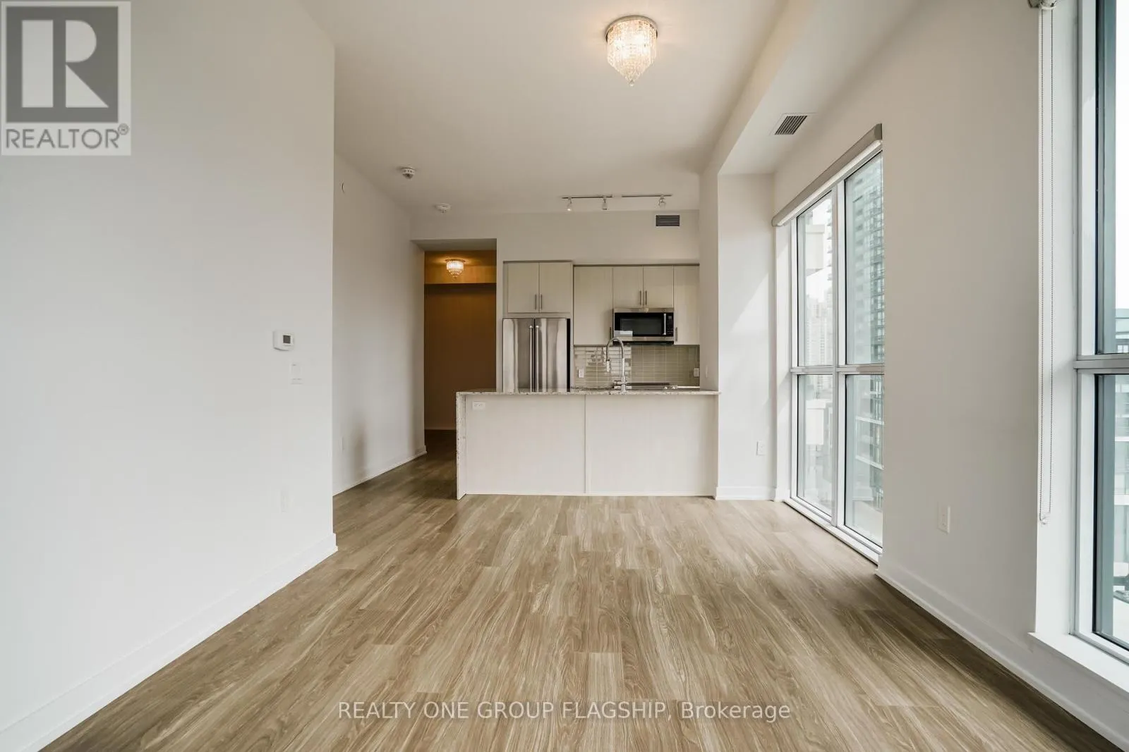 725 - 4055 PARKSIDE VILLAGE DRIVE