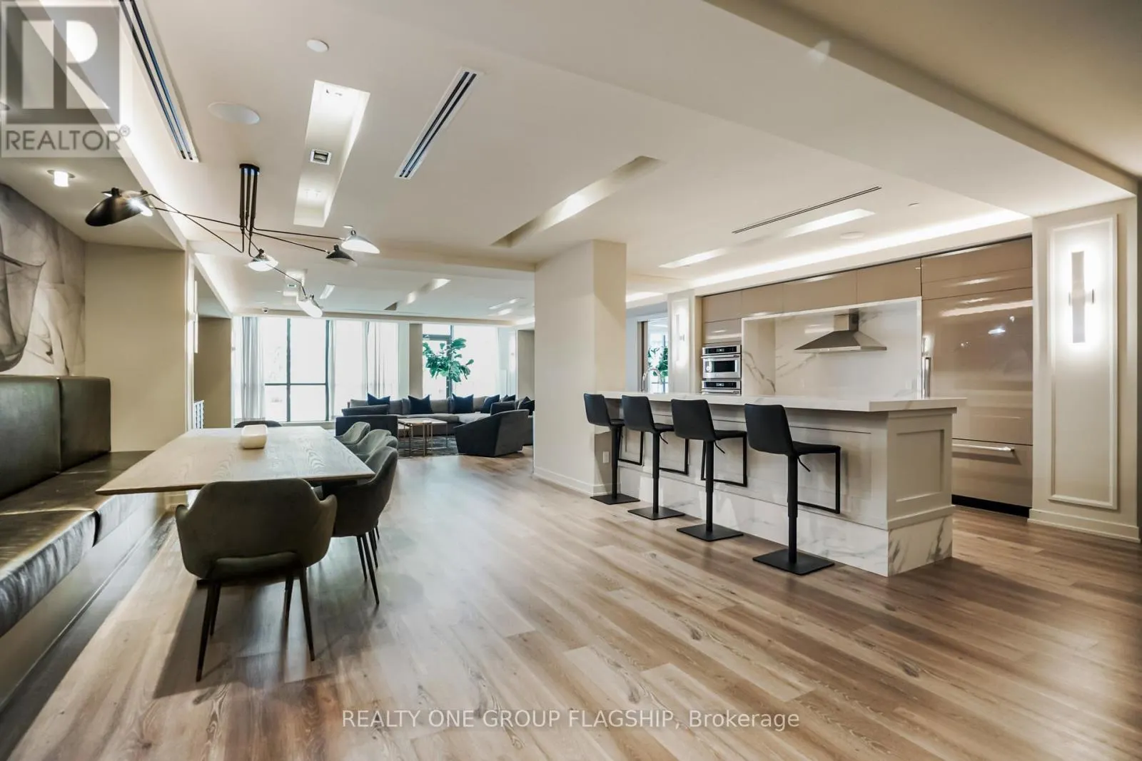 725 - 4055 PARKSIDE VILLAGE DRIVE
