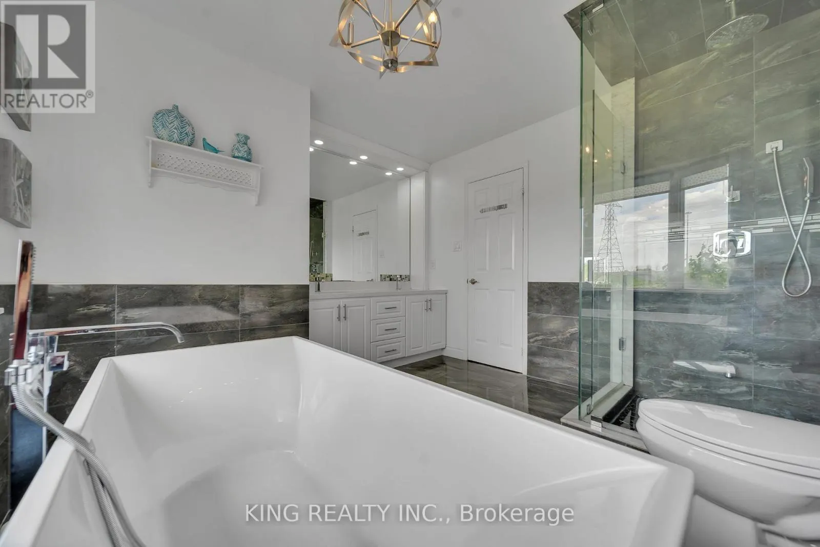 2606 AMBERCROFT TRAIL