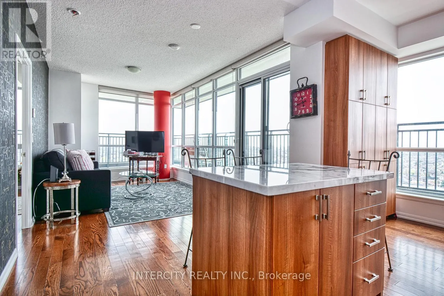2104 - 800 LAWRENCE AVENUE W