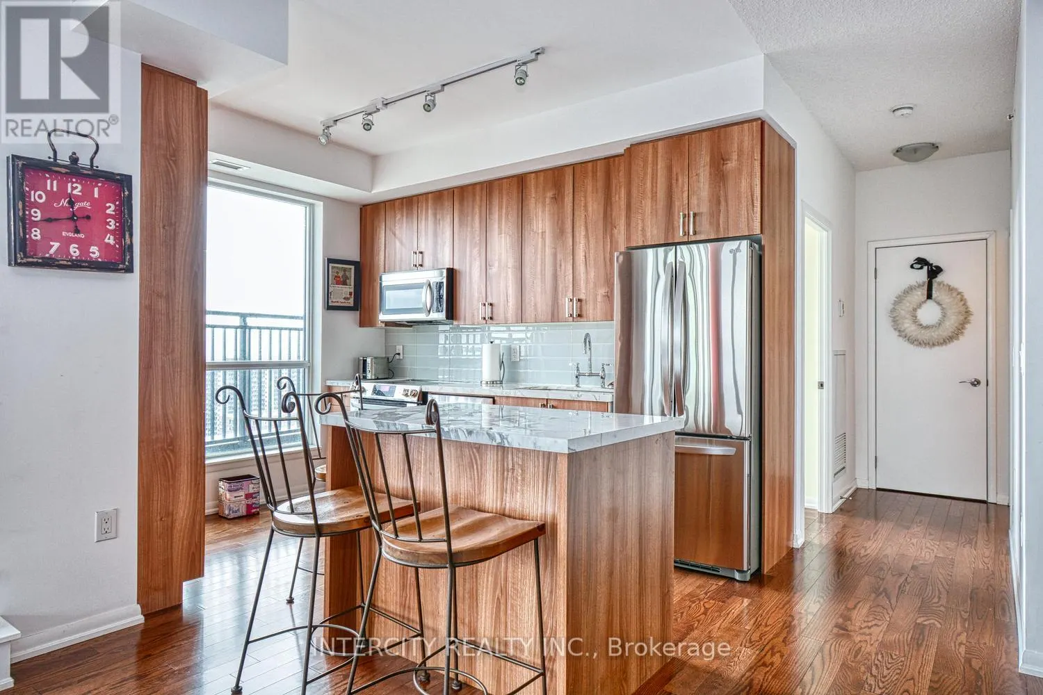 2104 - 800 LAWRENCE AVENUE W