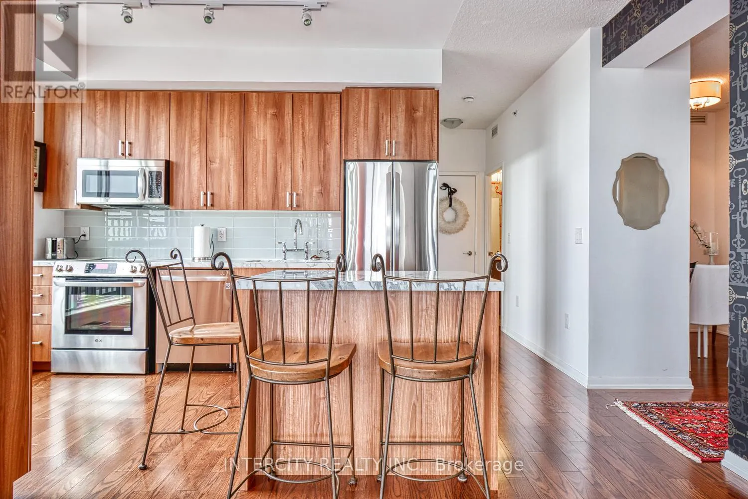 2104 - 800 LAWRENCE AVENUE W