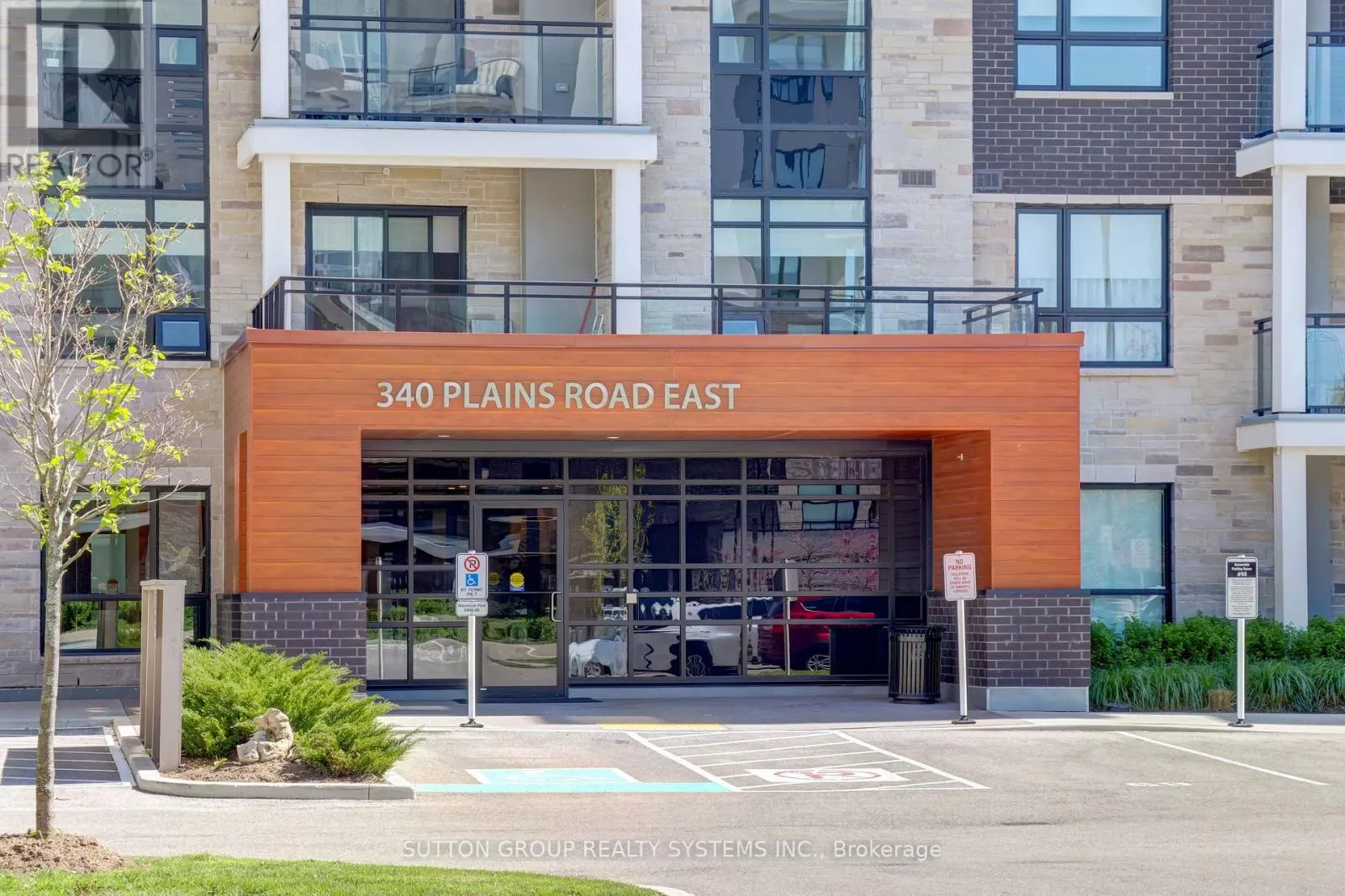 402 - 340 PLAINS ROAD E