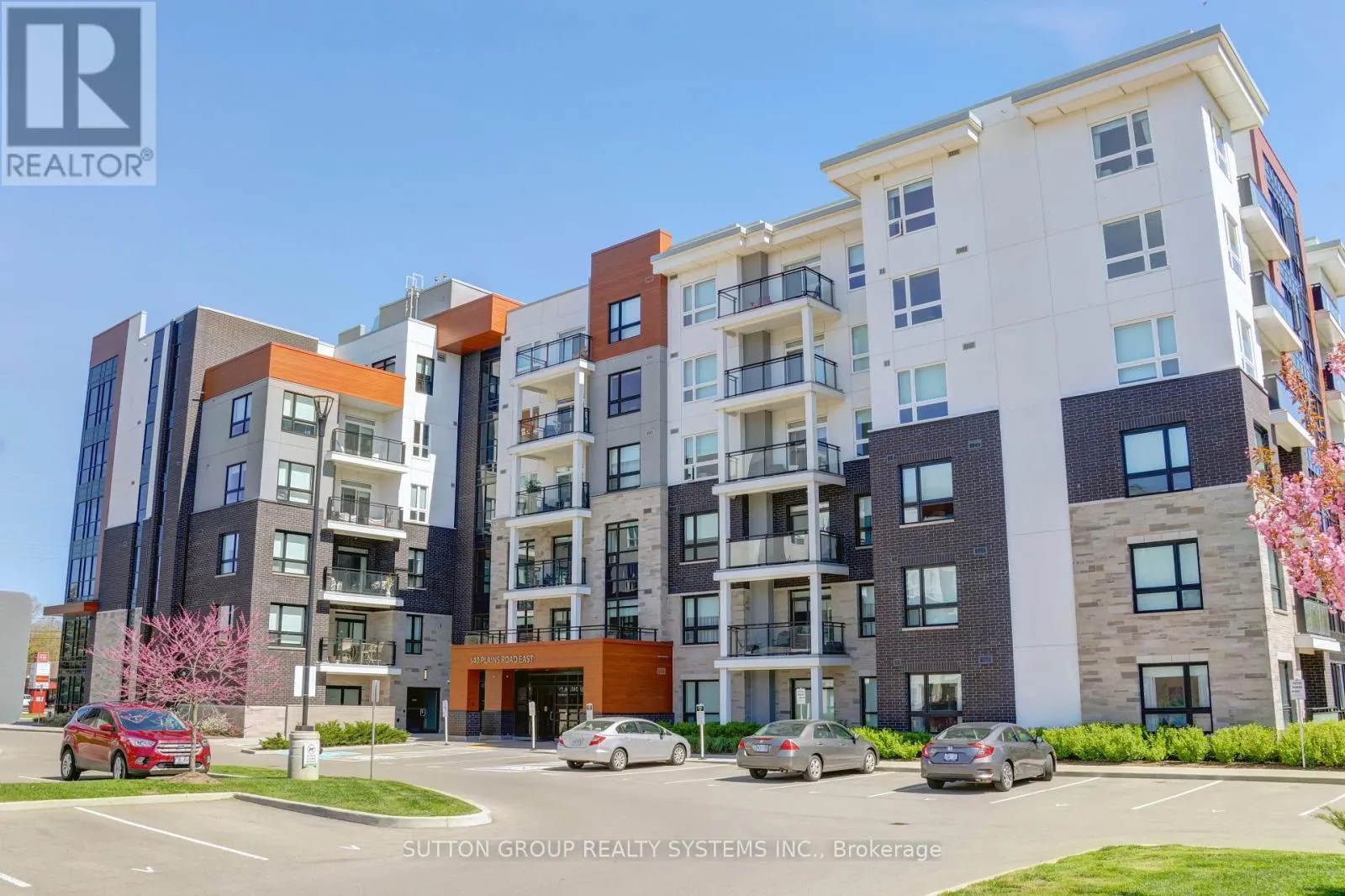 402 - 340 PLAINS ROAD E