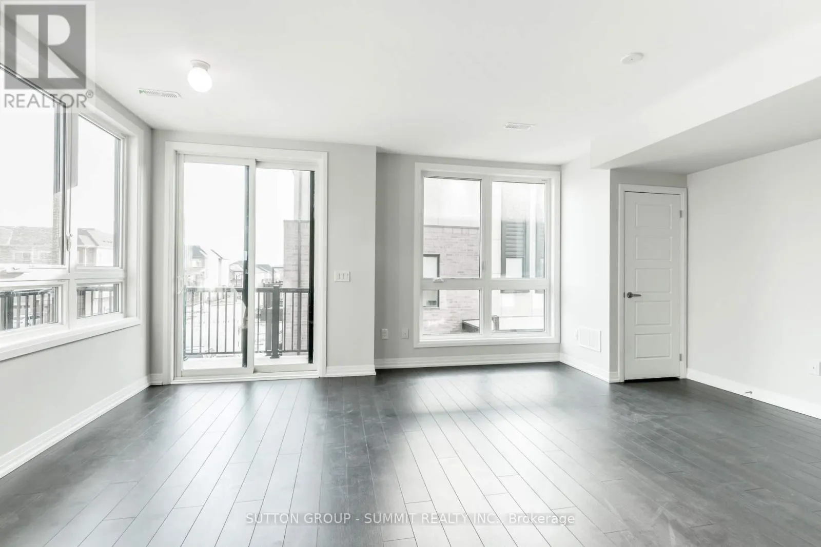 209 - 1200 MAIN STREET E