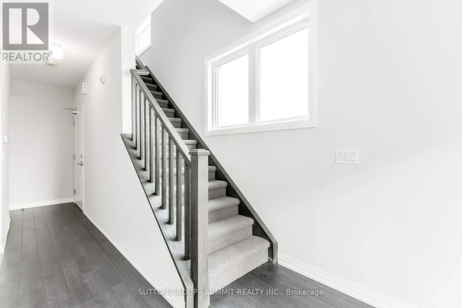 209 - 1200 MAIN STREET E