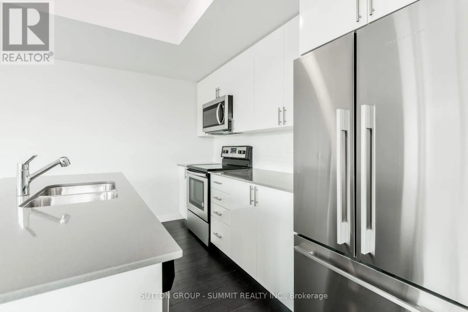 209 - 1200 MAIN STREET E