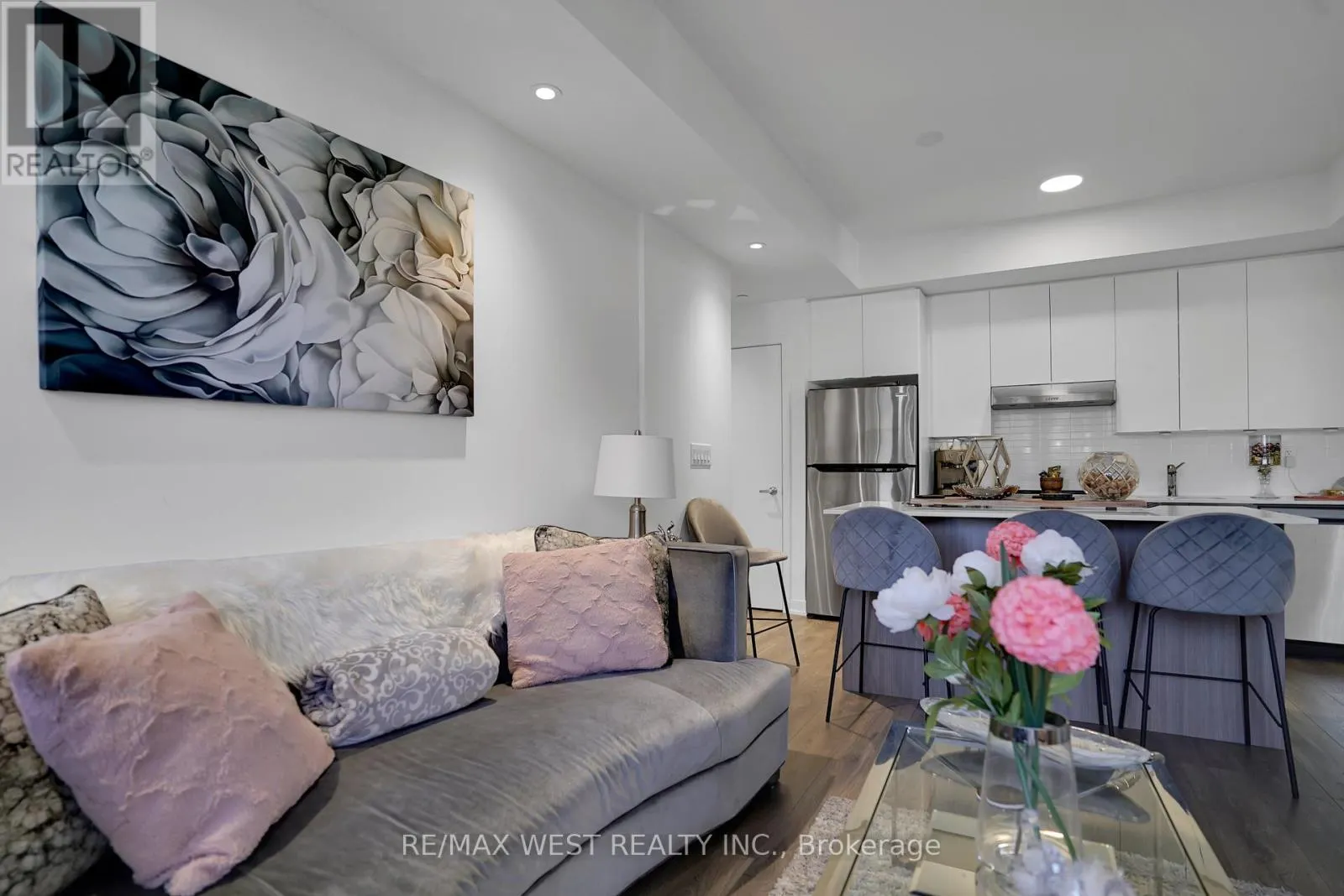 208 - 130 CANON JACKSON DRIVE