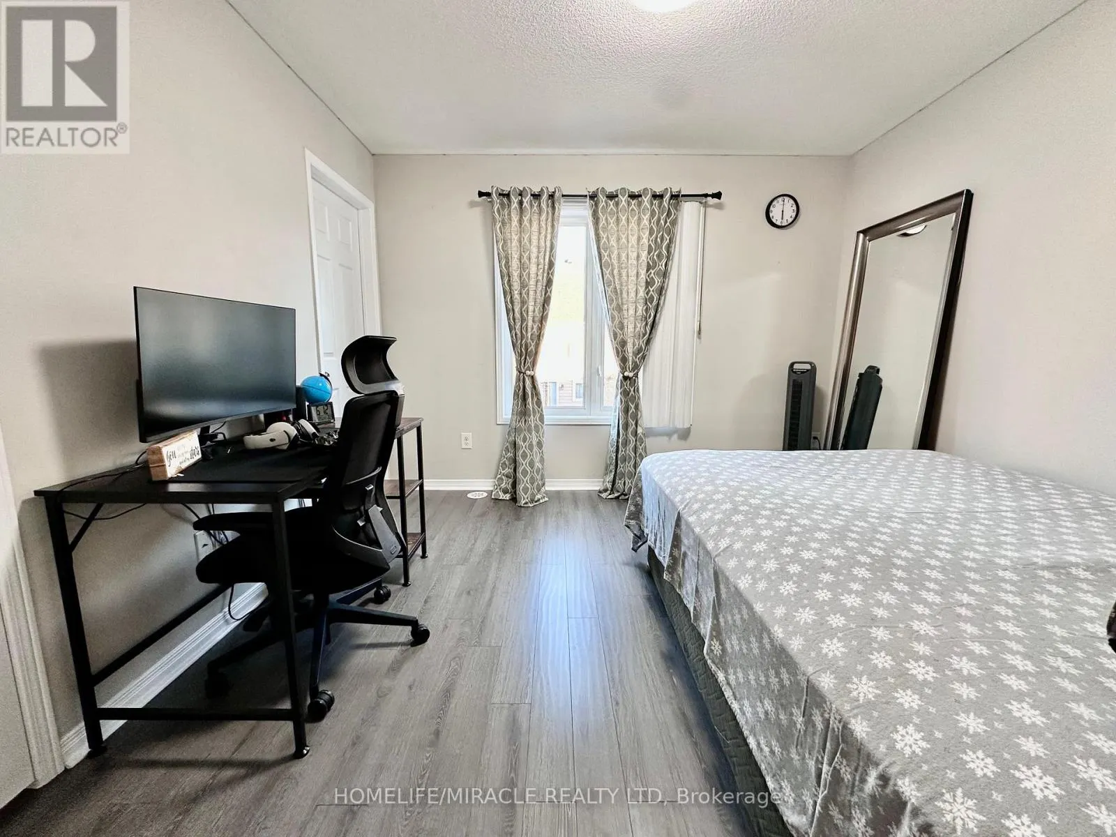 25 - 60 FAIRWOOD CIRCLE