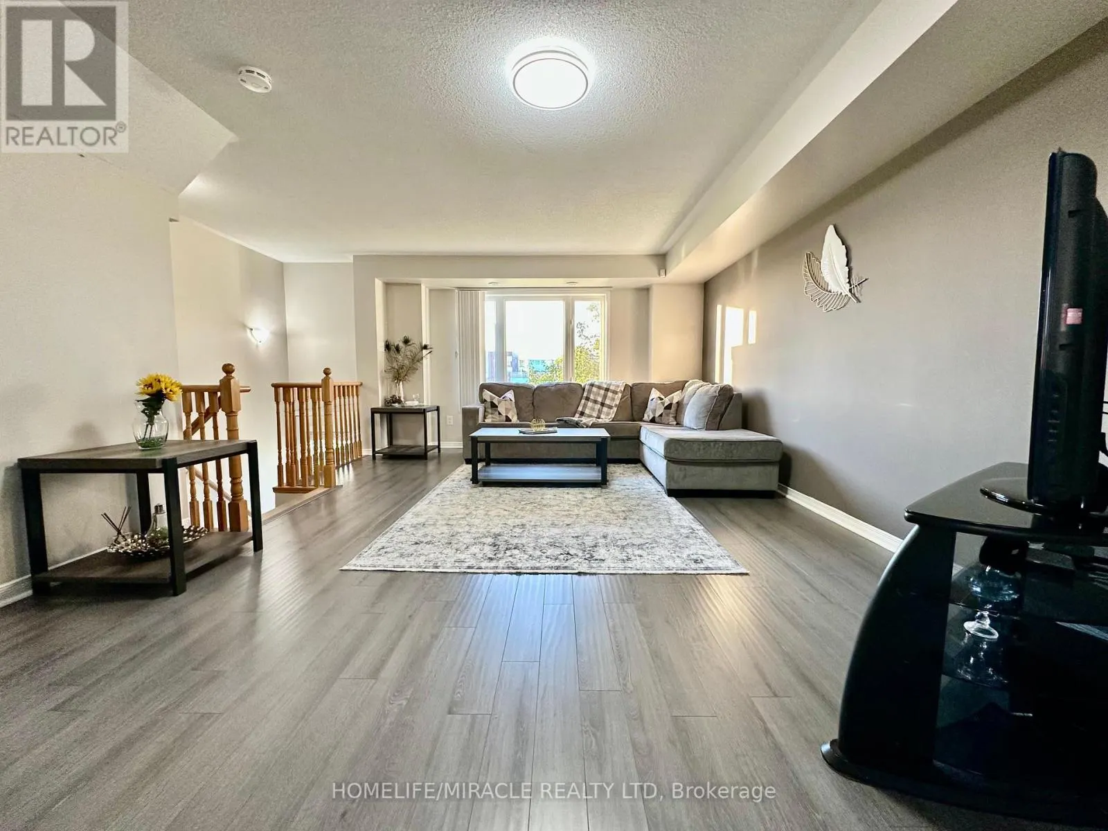 25 - 60 FAIRWOOD CIRCLE