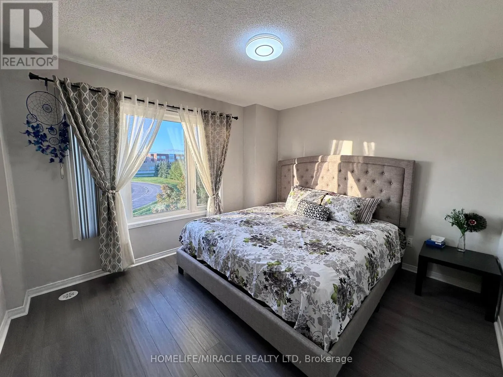 25 - 60 FAIRWOOD CIRCLE