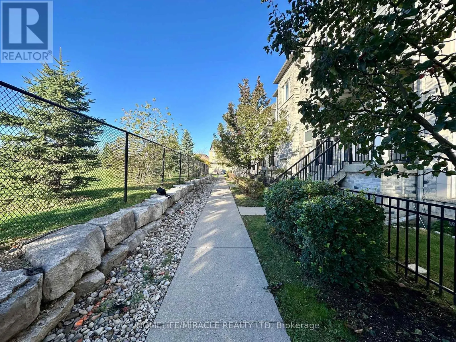 25 - 60 FAIRWOOD CIRCLE