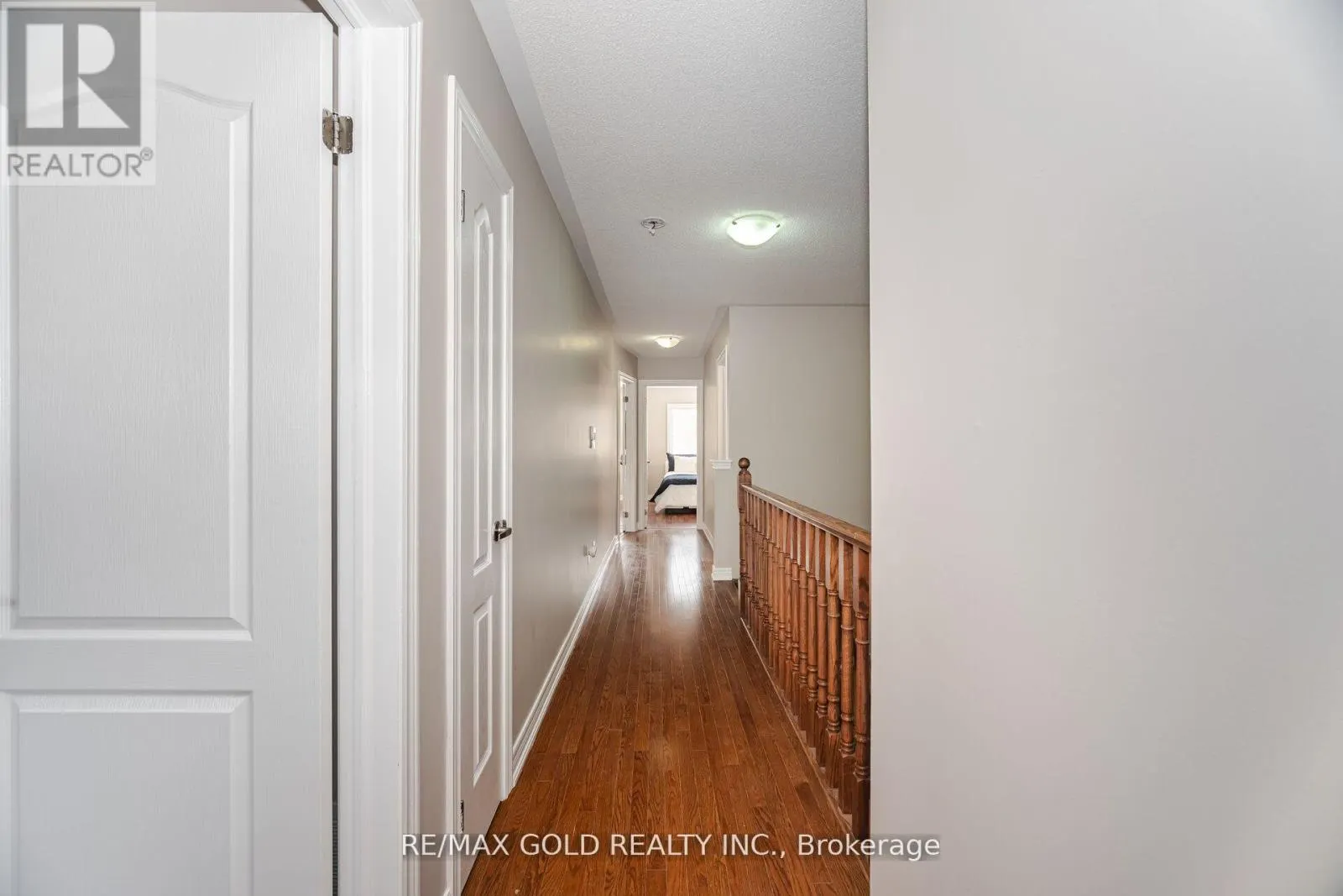 11 SEEDLAND CRESCENT N