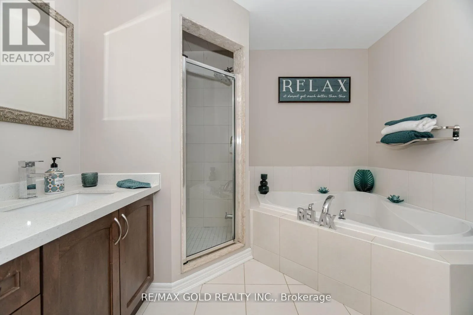 11 SEEDLAND CRESCENT N