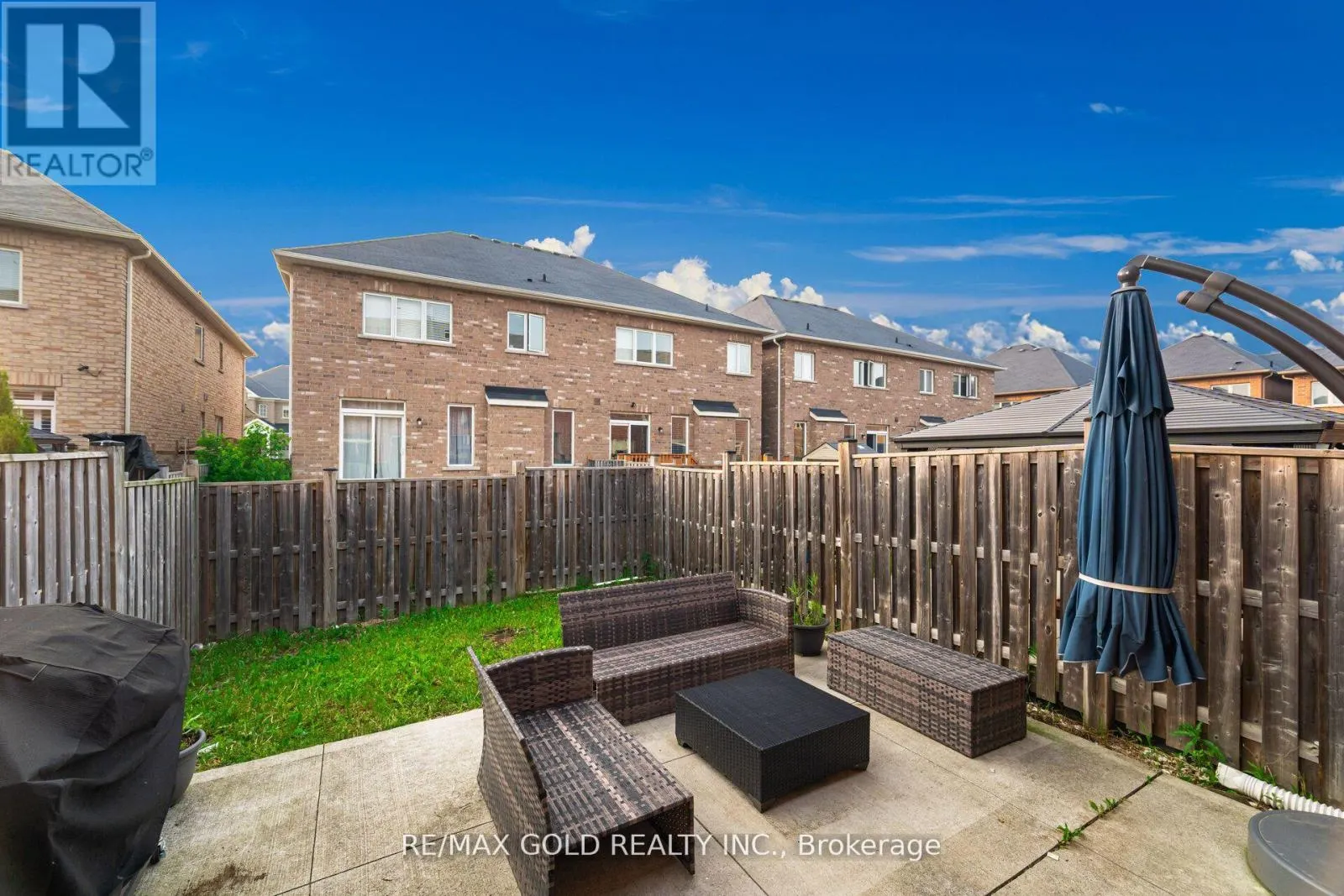 11 SEEDLAND CRESCENT N