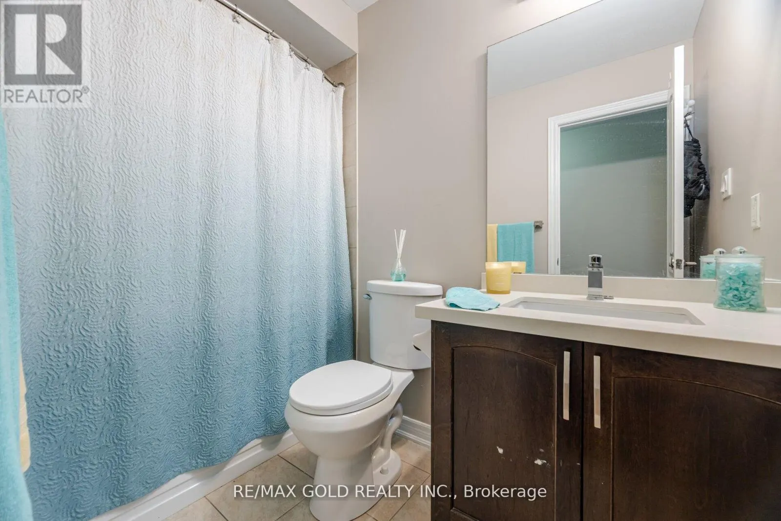 11 SEEDLAND CRESCENT N
