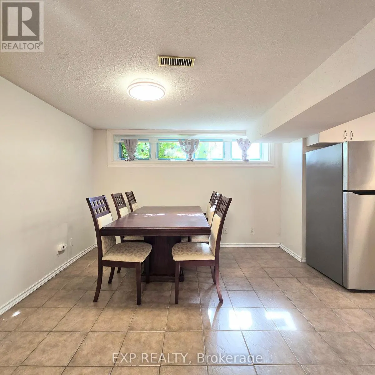 BSMT - 73 LINDYLOU ROAD