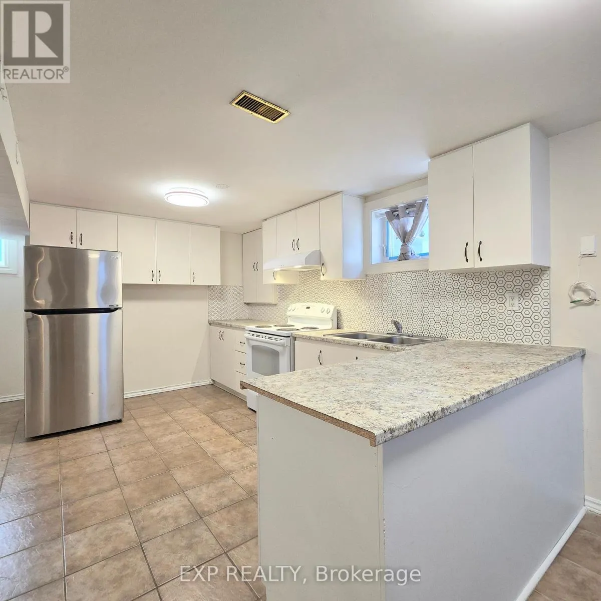 BSMT - 73 LINDYLOU ROAD