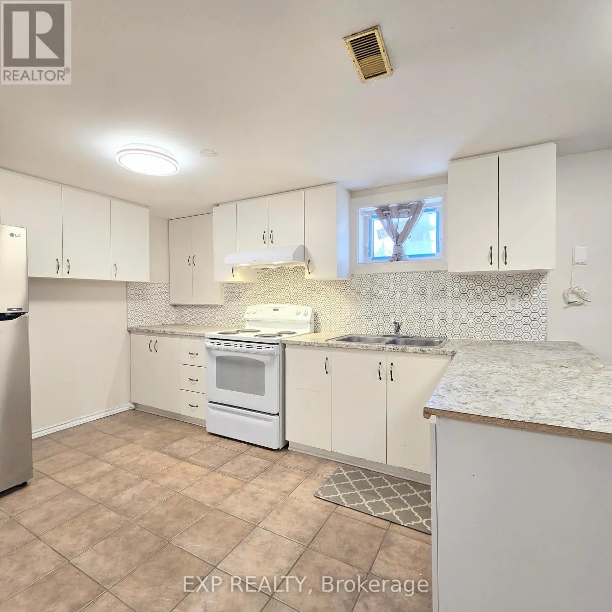 BSMT - 73 LINDYLOU ROAD
