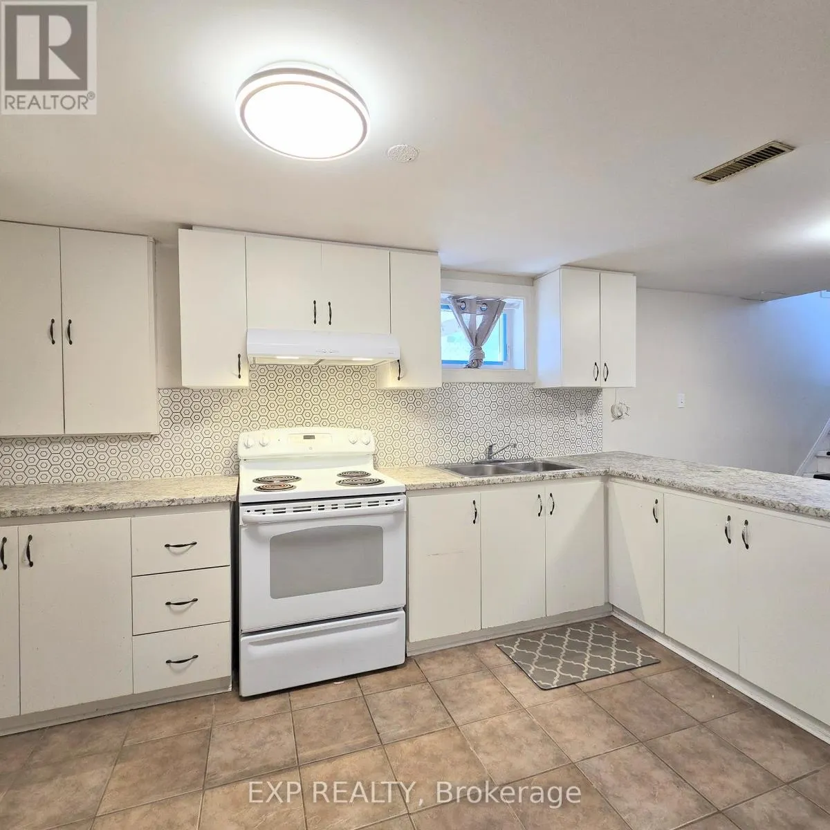 BSMT - 73 LINDYLOU ROAD