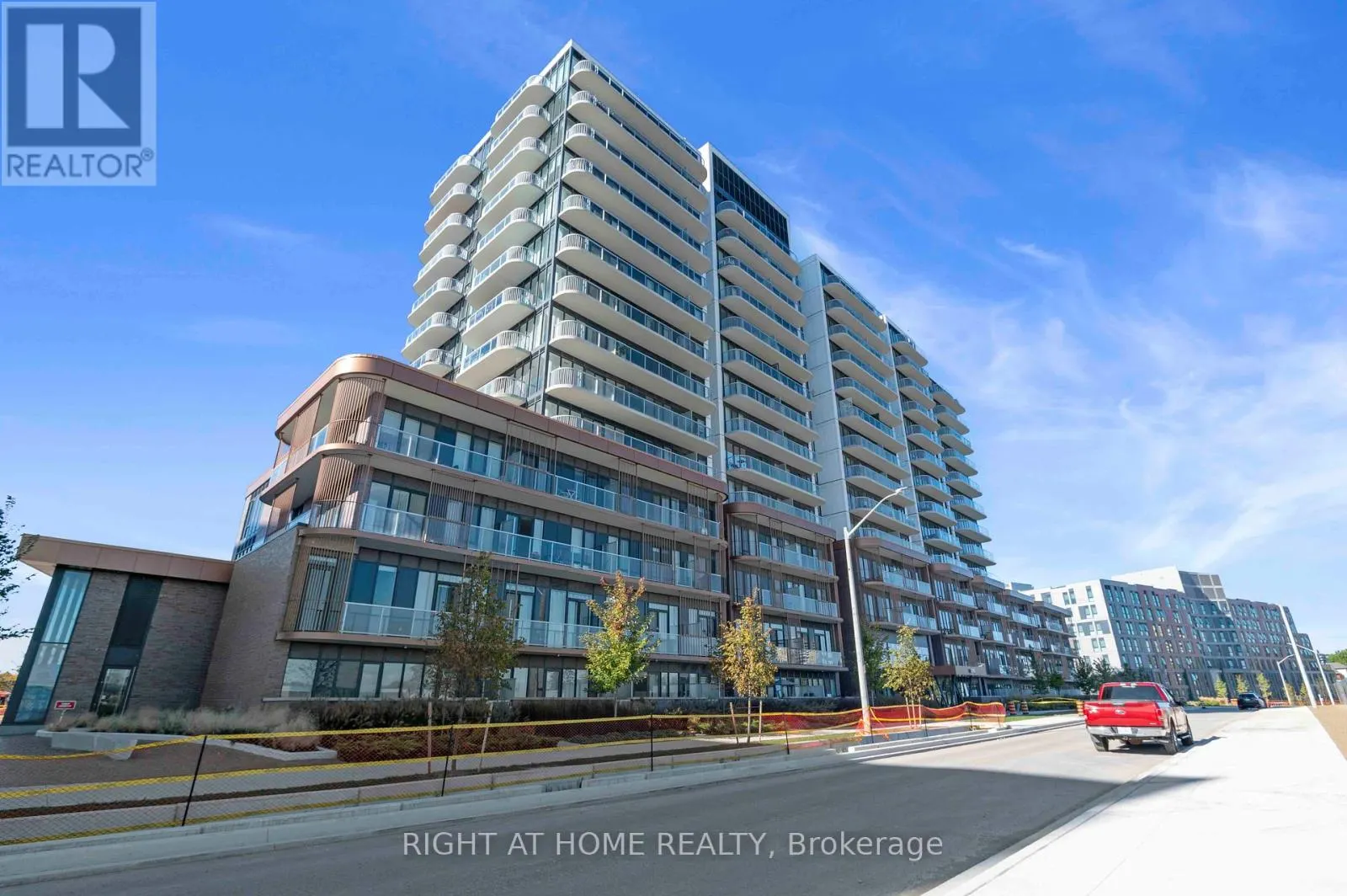403 - 220 MISSINNIHE WAY