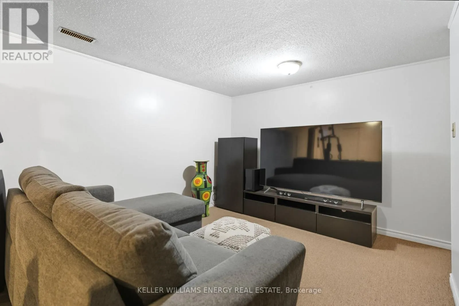 4 - 693 FRANCIS ROAD, #4