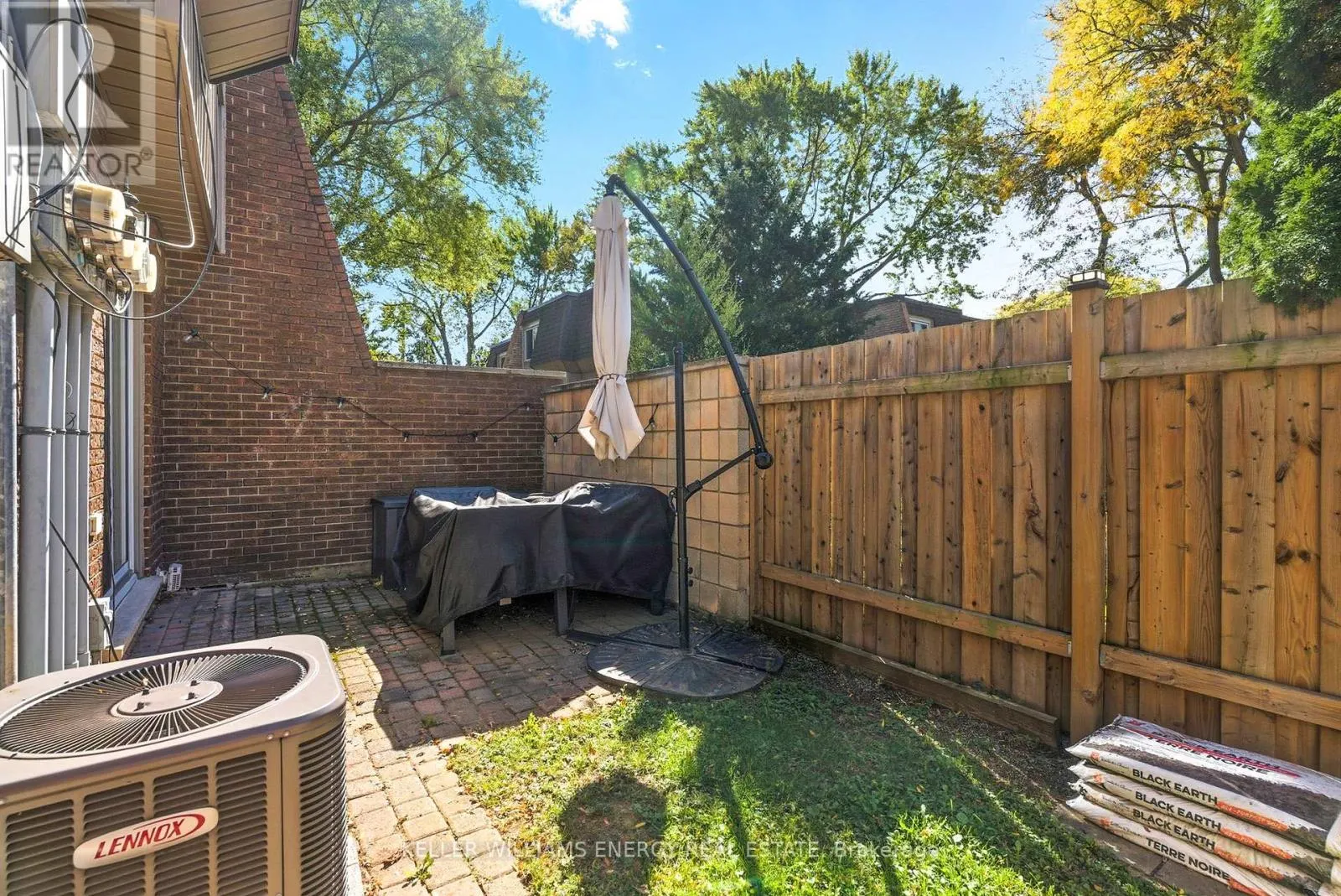 4 - 693 FRANCIS ROAD, #4