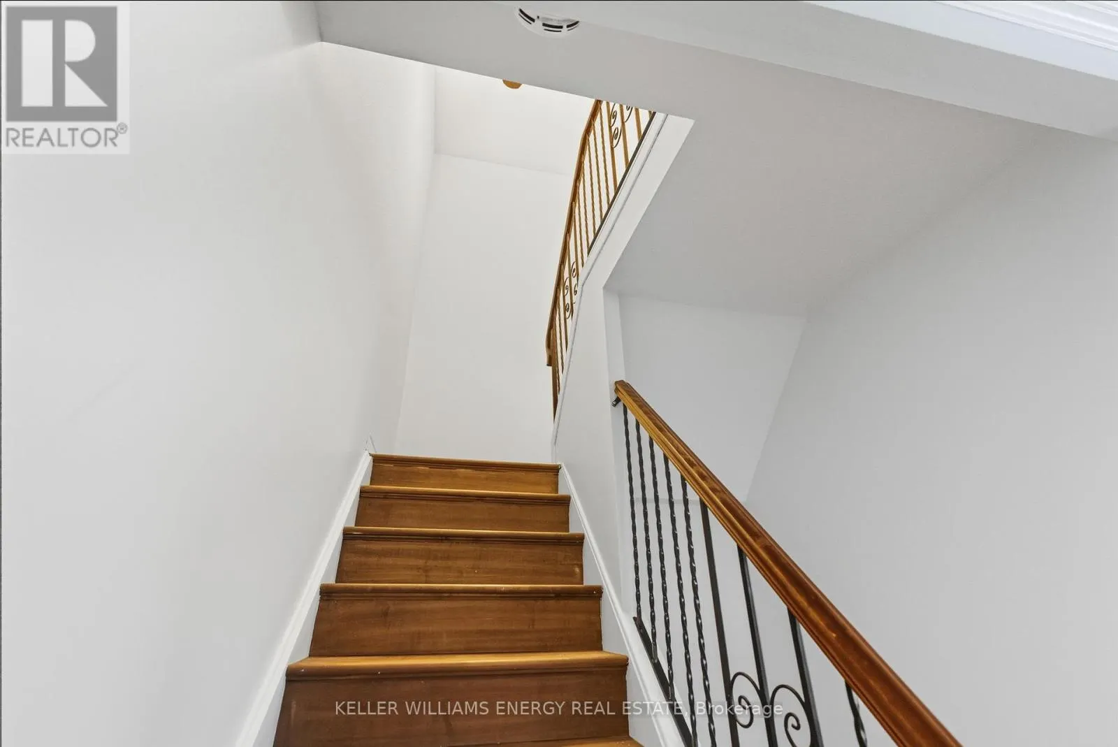 4 - 693 FRANCIS ROAD, #4