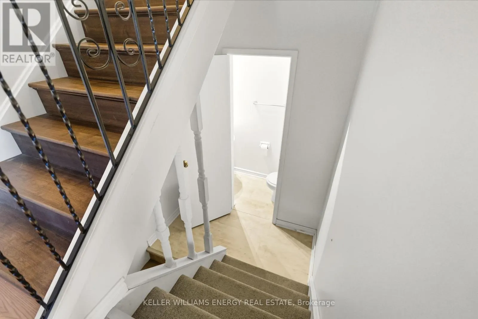 4 - 693 FRANCIS ROAD, #4