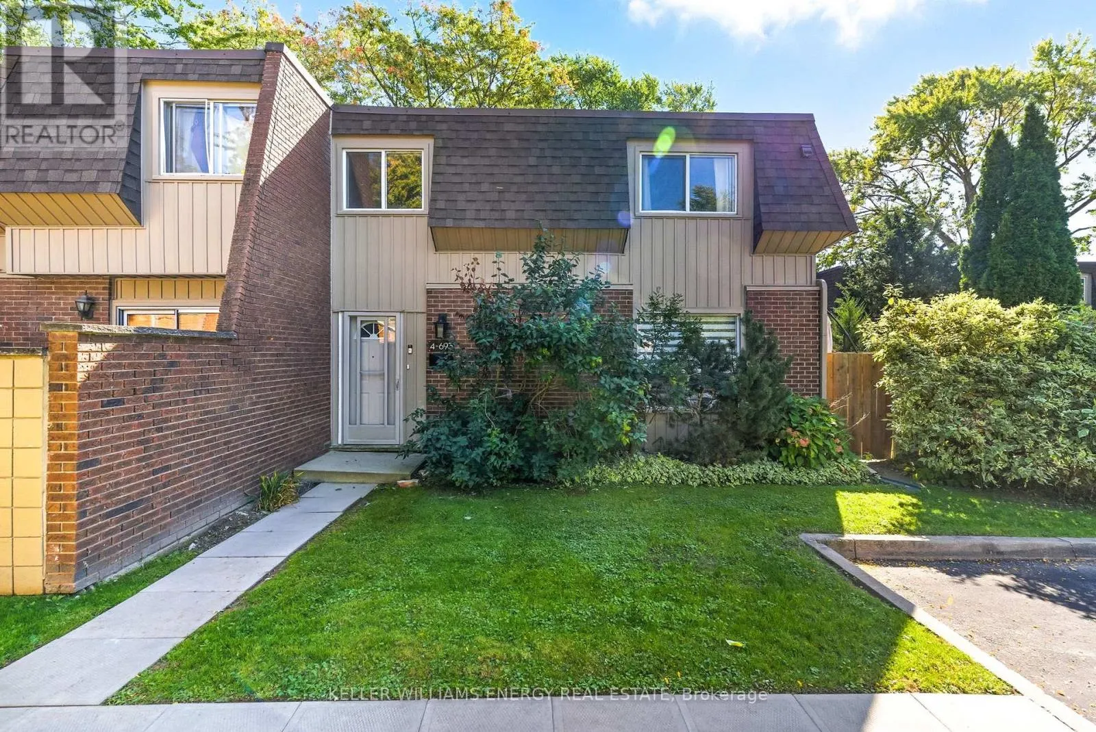 4 - 693 FRANCIS ROAD, #4