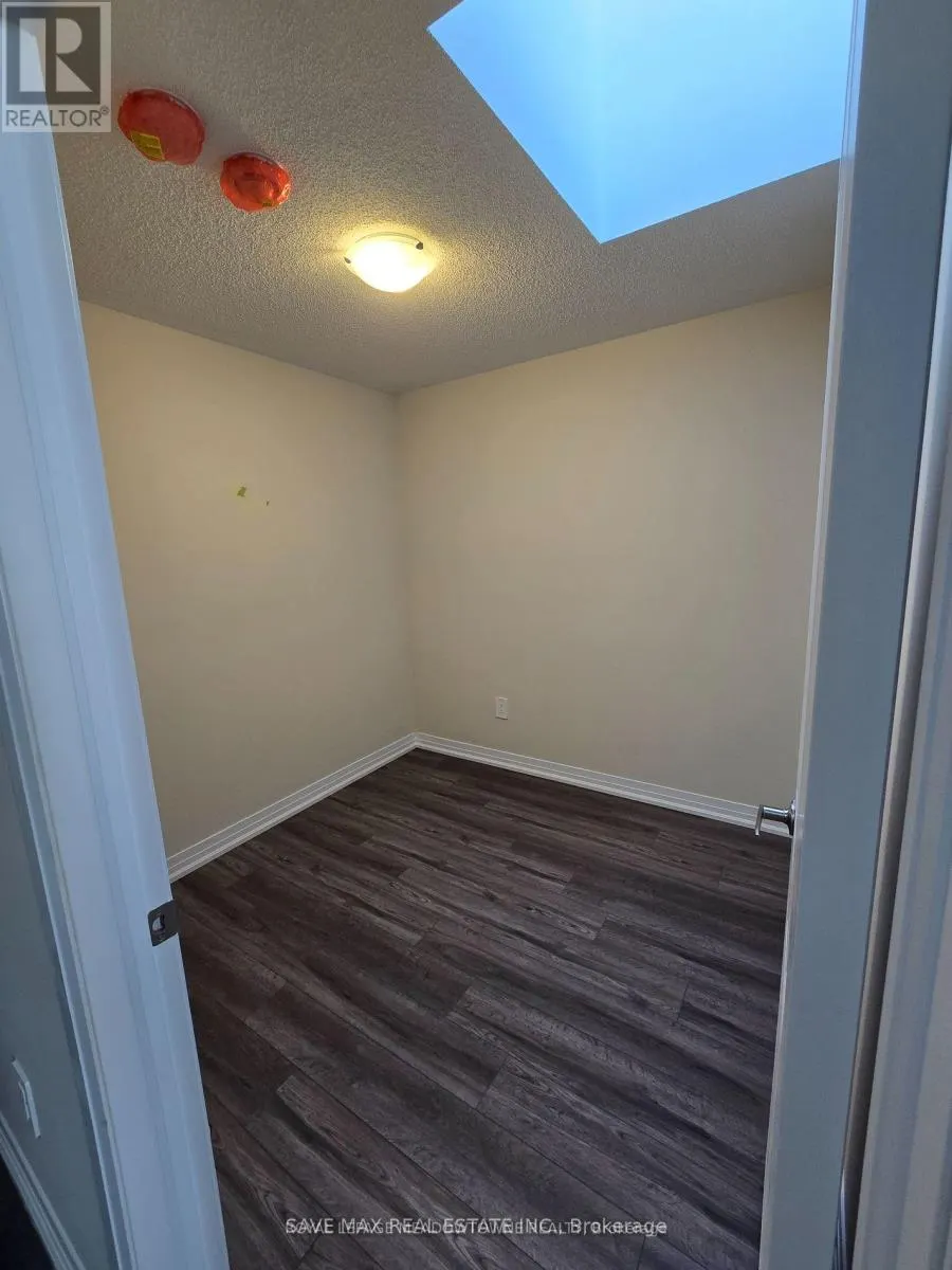 120 - 1573 ROSE WAY