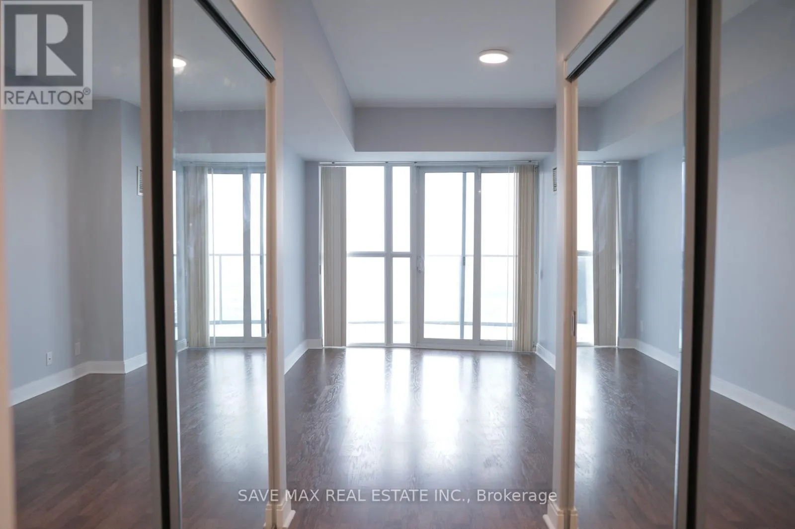 4903 - 60 ABSOLUTE AVENUE
