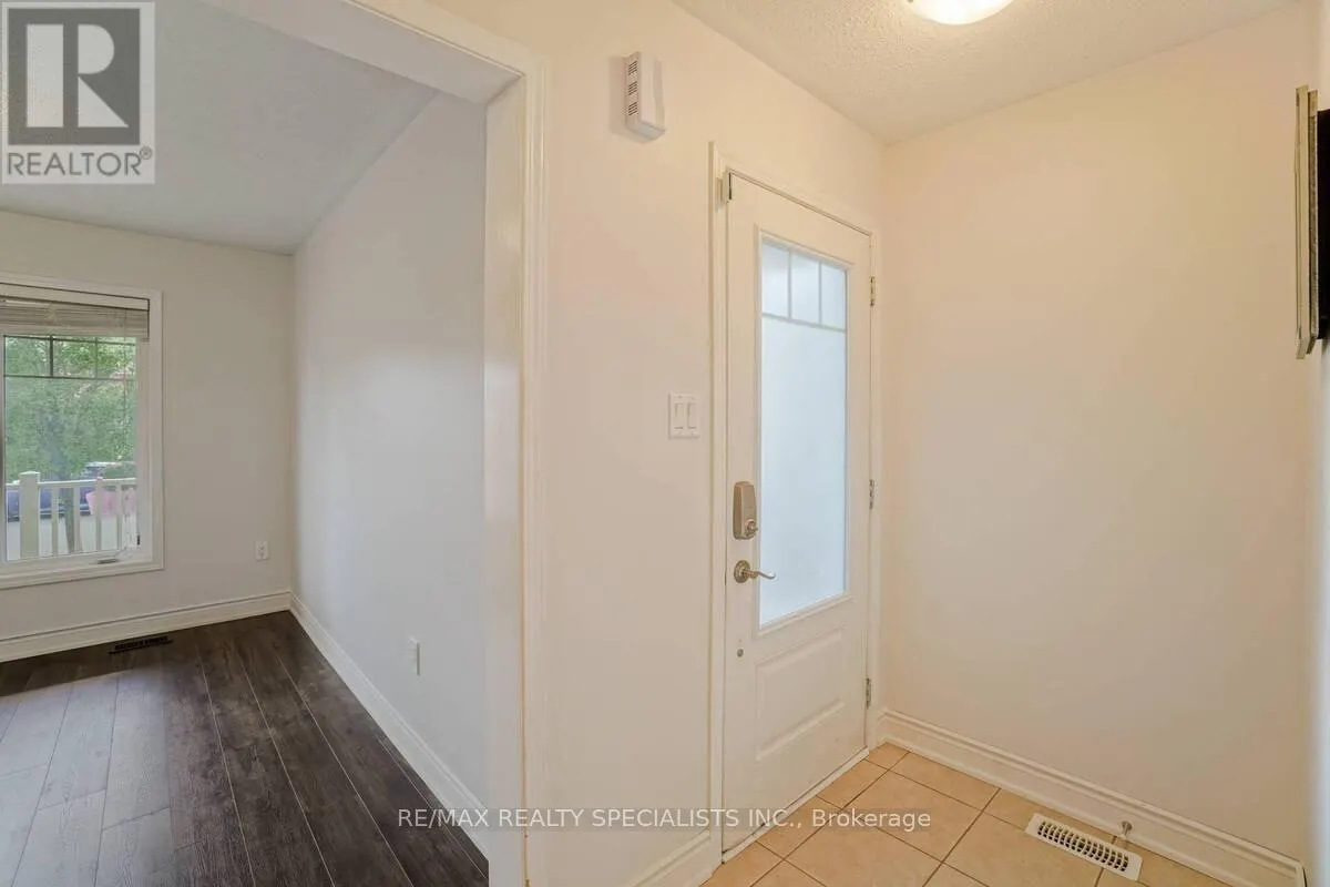 475 ZUEST CRESCENT