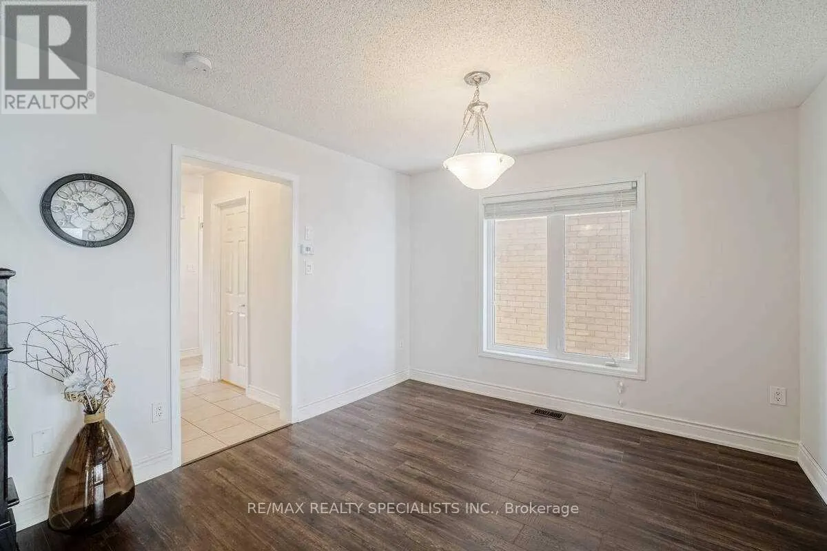 475 ZUEST CRESCENT