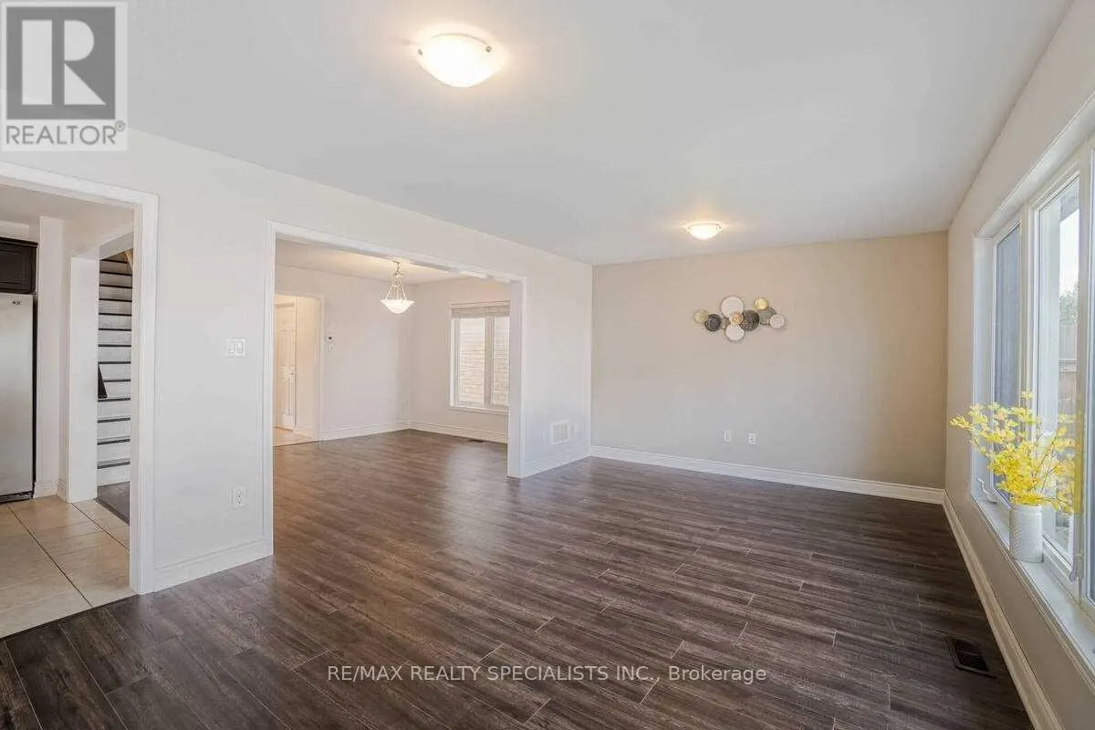 475 ZUEST CRESCENT