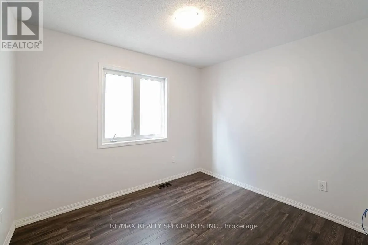 475 ZUEST CRESCENT