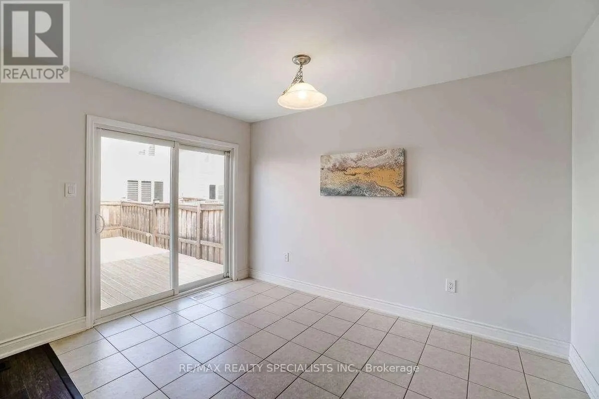 475 ZUEST CRESCENT