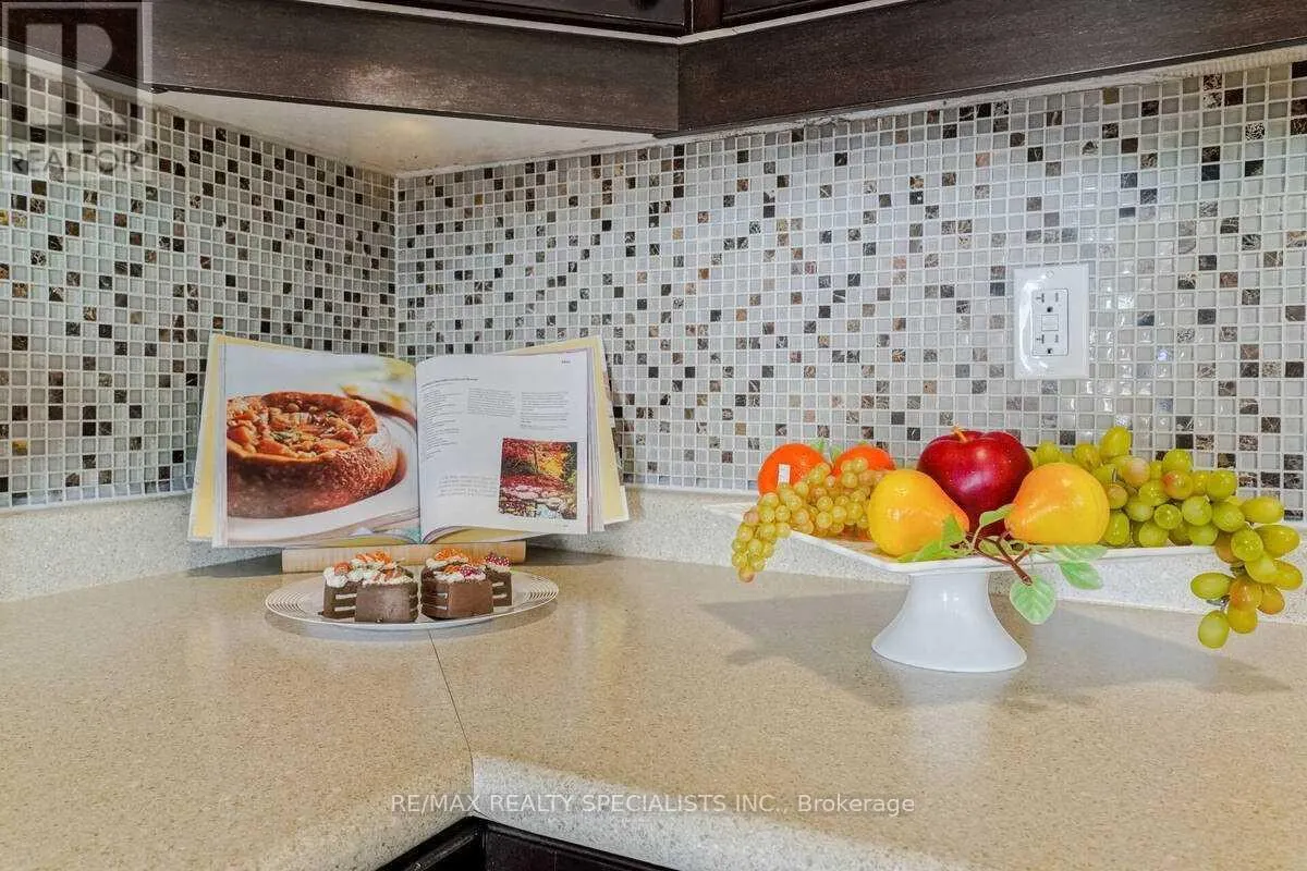475 ZUEST CRESCENT