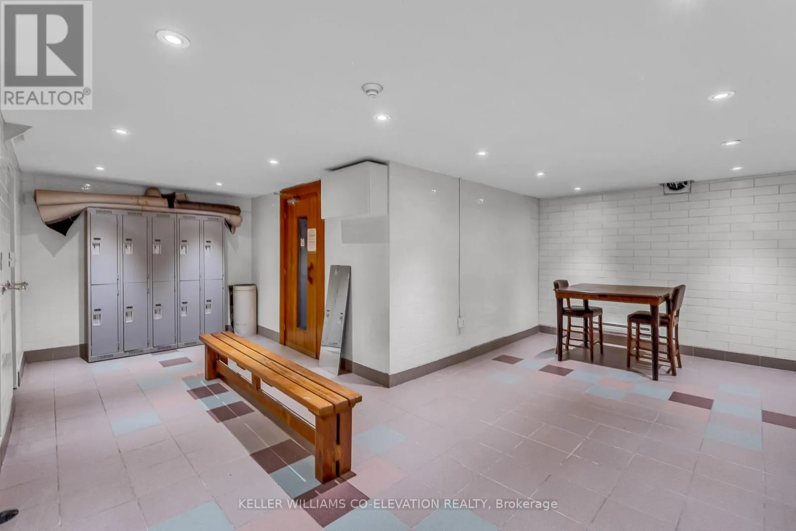 702 - 14 NEILSON DRIVE