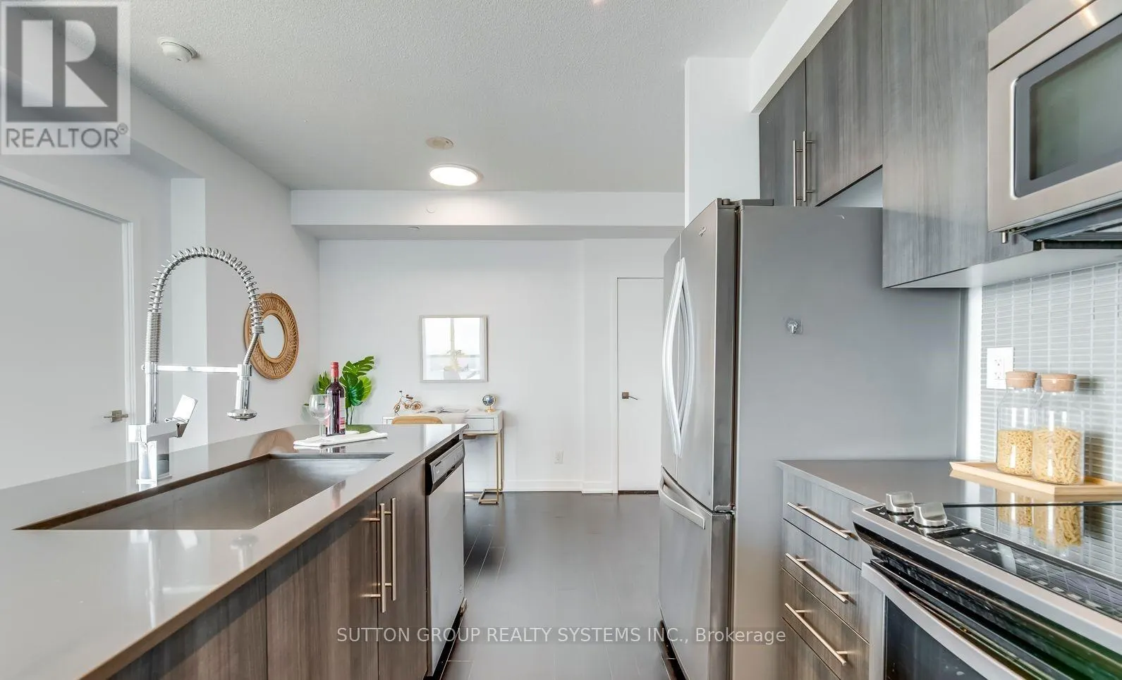 # 4610 - 4011 BRICKSTONE MEWS