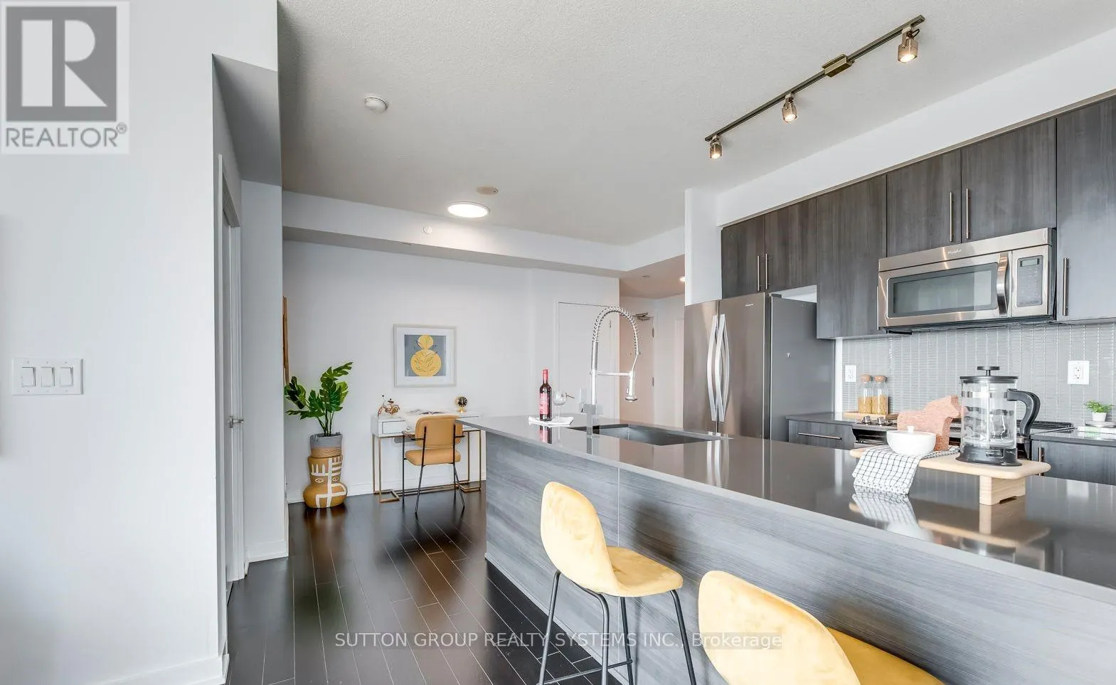 # 4610 - 4011 BRICKSTONE MEWS