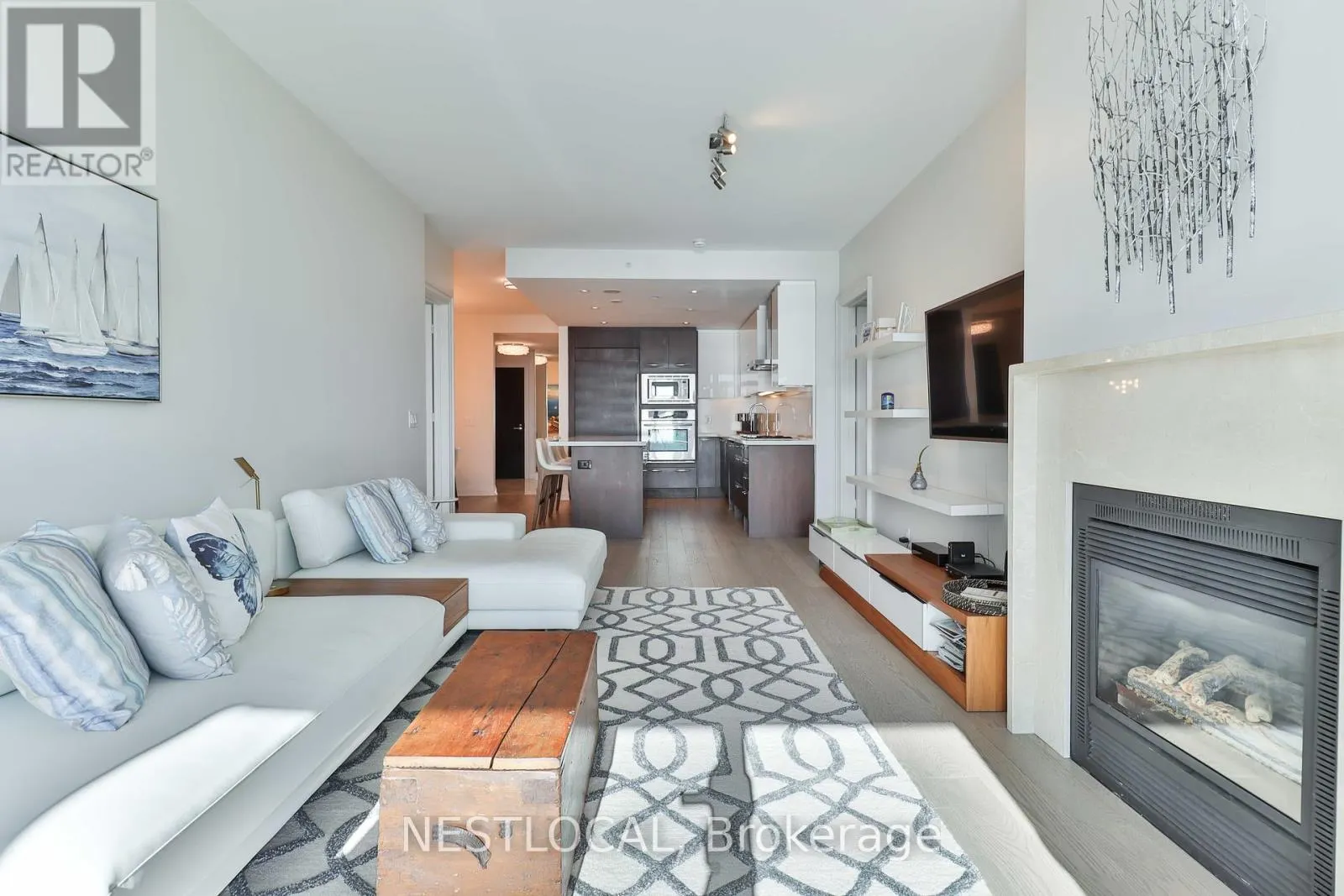 511 - 11 BRONTE ROAD