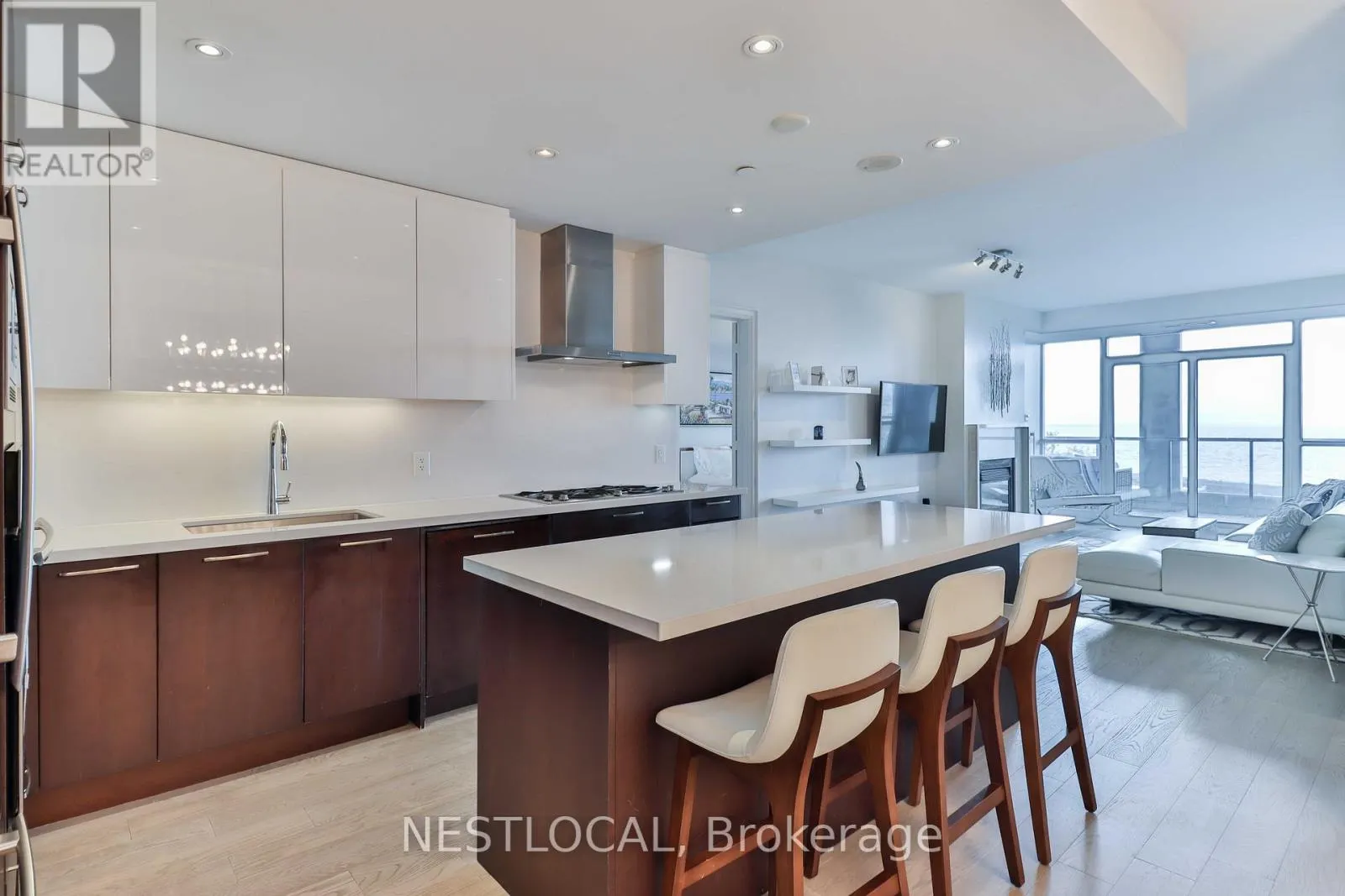 511 - 11 BRONTE ROAD