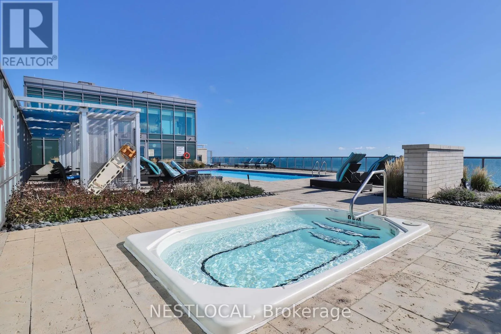 511 - 11 BRONTE ROAD