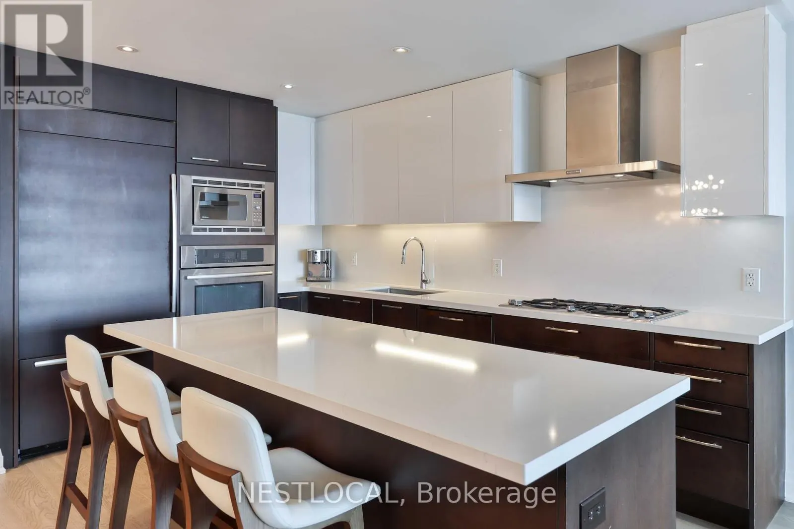 511 - 11 BRONTE ROAD
