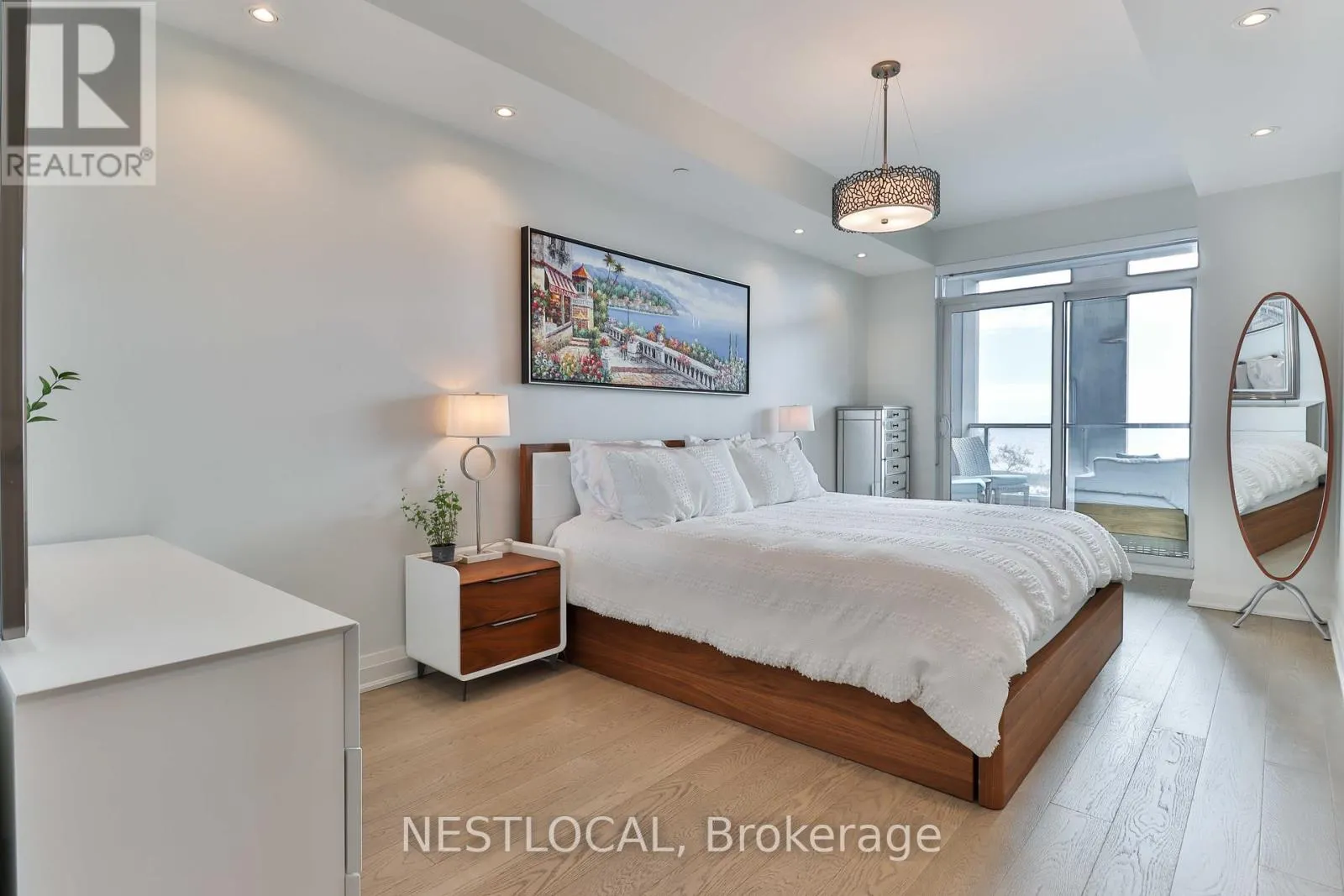 511 - 11 BRONTE ROAD