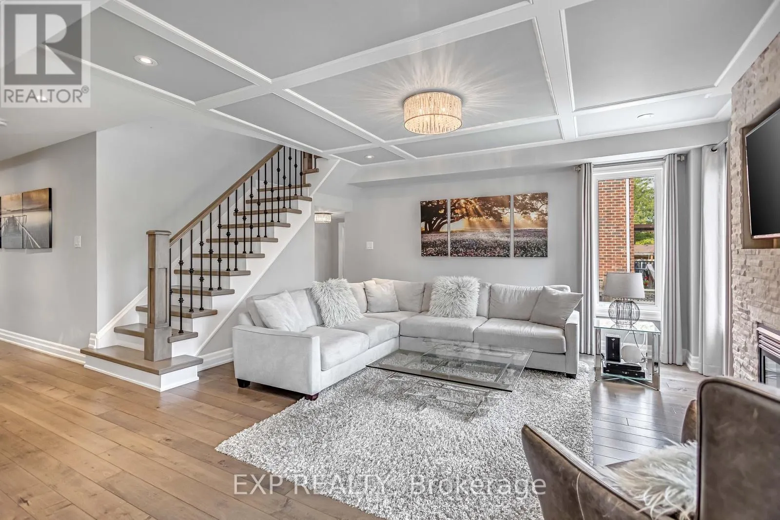 2403 WHITEHORN DRIVE