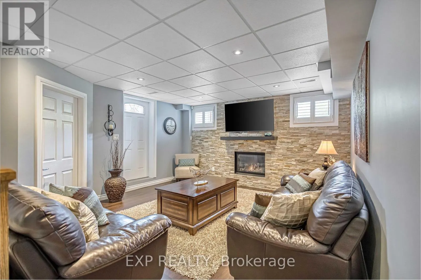 2403 WHITEHORN DRIVE